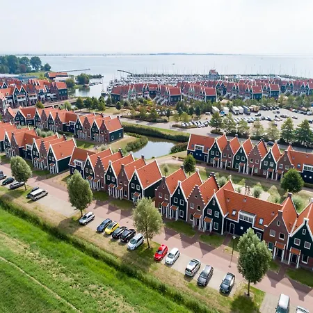 Restyled On The Markermeer * Volendam
